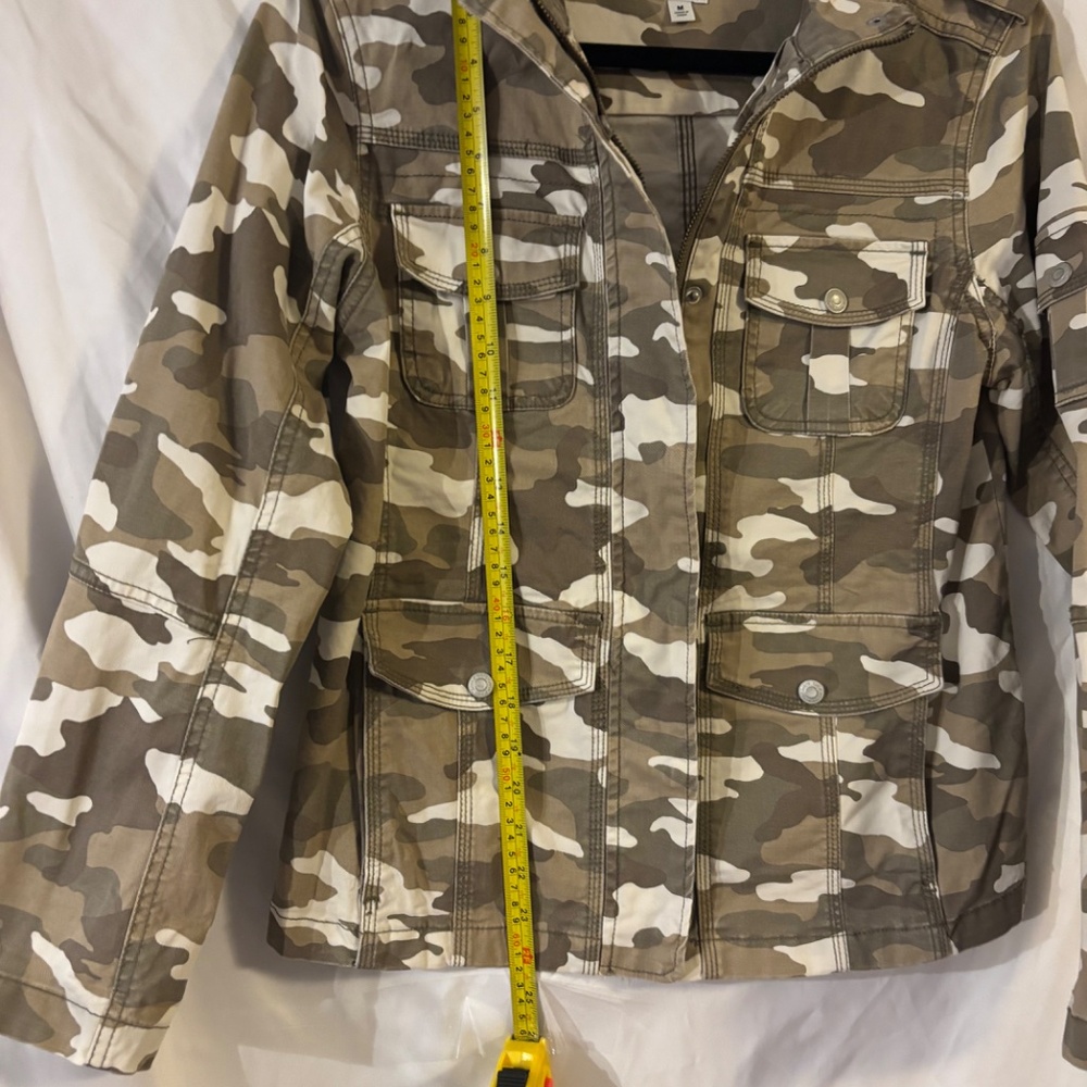 Reselling - Picture 4 of 8